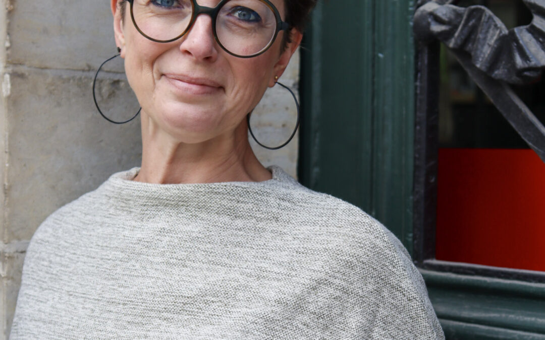 Waarom slimme, gevoelige breinen zichzelf blijven overprikkelen (en hoe je dat stopt)